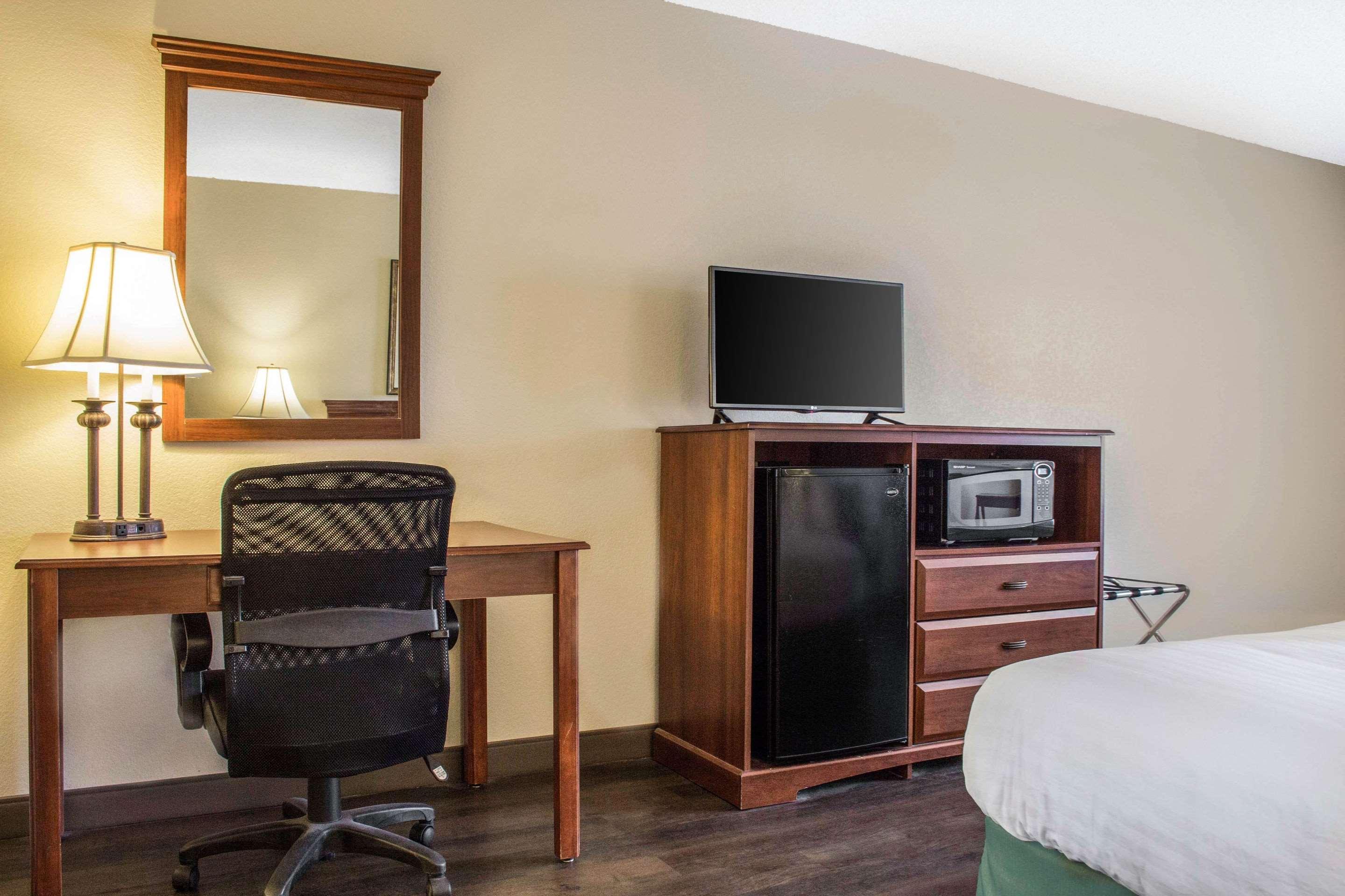 Quality Inn Benson I-10 Exit 304 Экстерьер фото