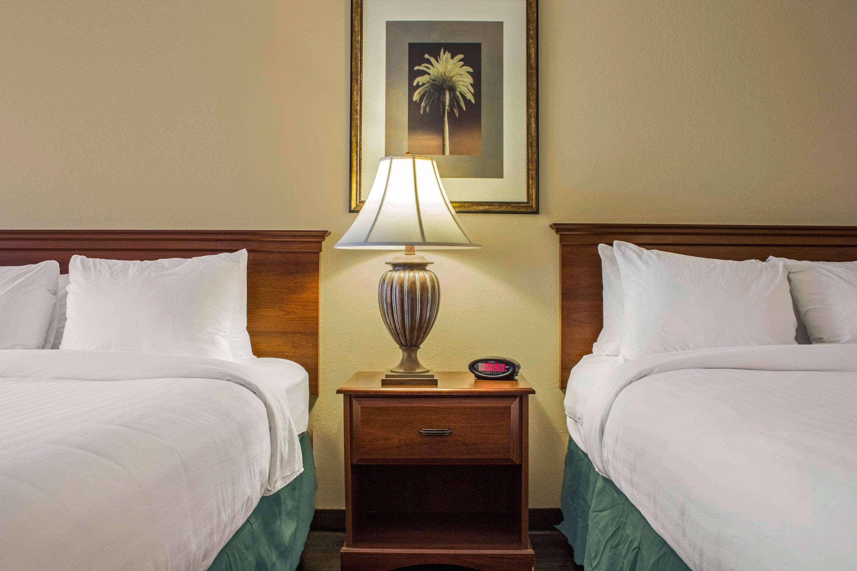 Quality Inn Benson I-10 Exit 304 Экстерьер фото