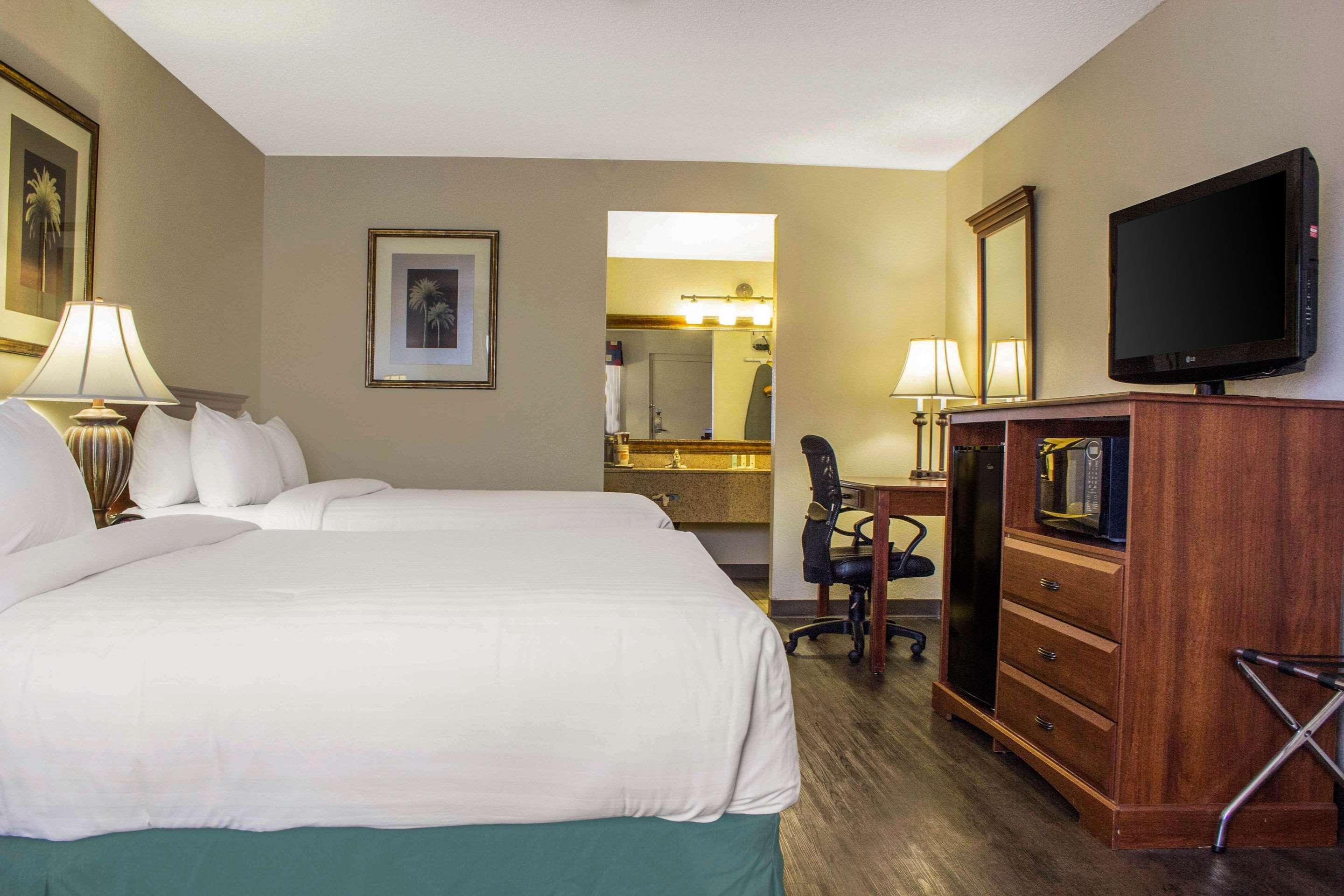 Quality Inn Benson I-10 Exit 304 Экстерьер фото