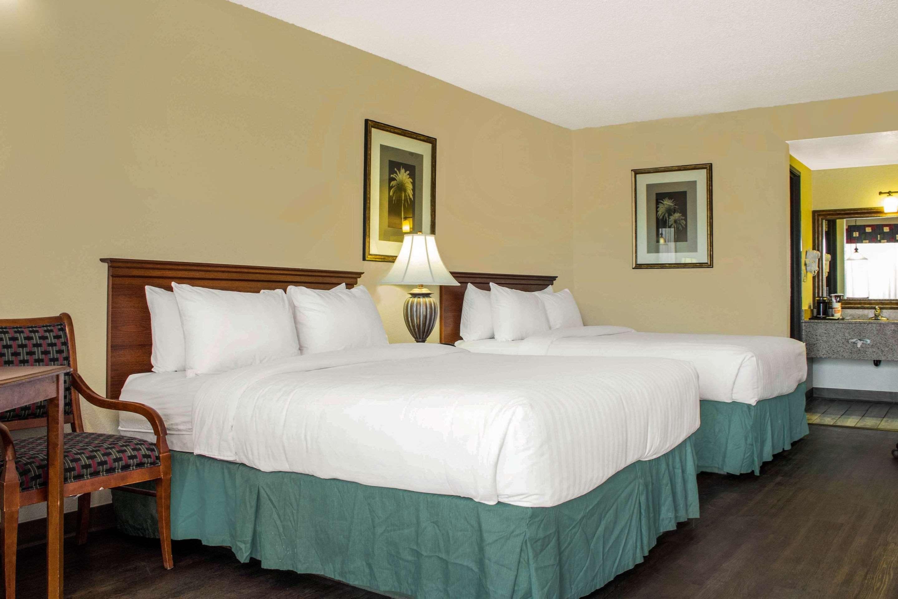 Quality Inn Benson I-10 Exit 304 Экстерьер фото
