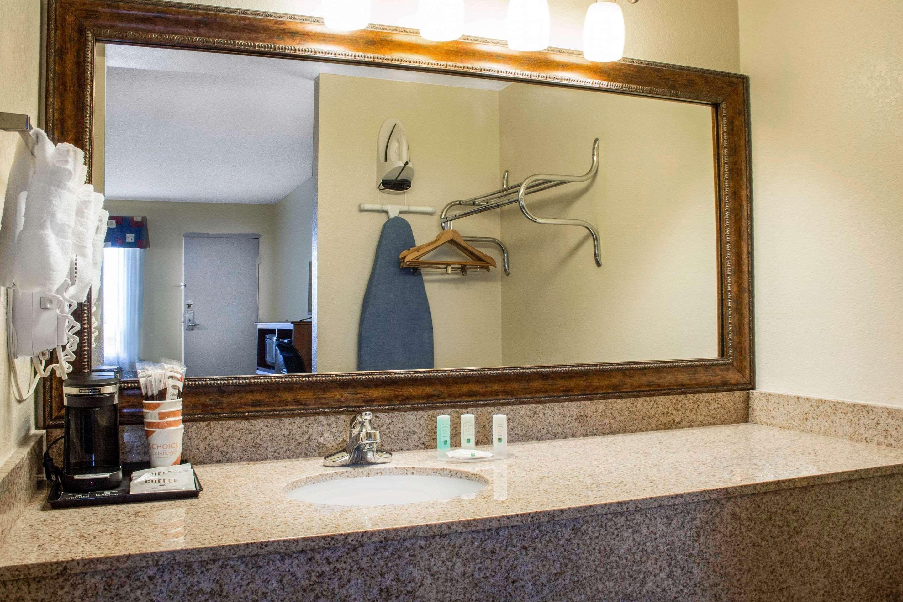 Quality Inn Benson I-10 Exit 304 Экстерьер фото