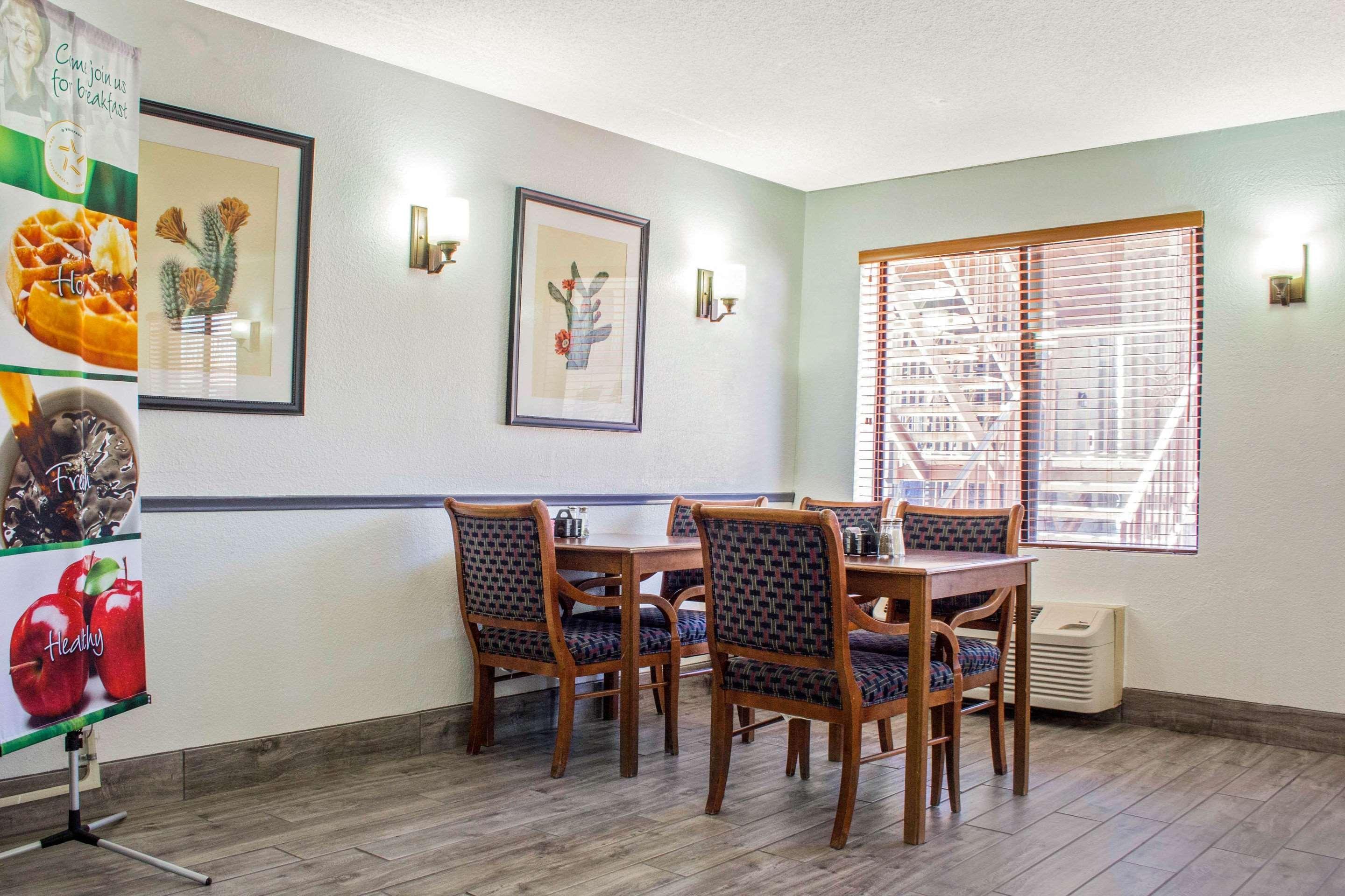 Quality Inn Benson I-10 Exit 304 Экстерьер фото
