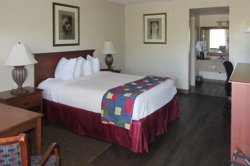 Quality Inn Benson I-10 Exit 304 Экстерьер фото