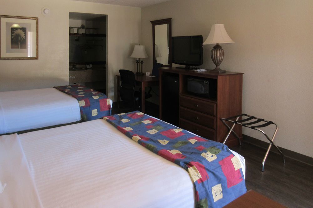Quality Inn Benson I-10 Exit 304 Экстерьер фото